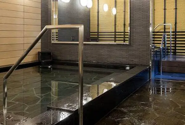 アパホテル〈岡山駅東口〉