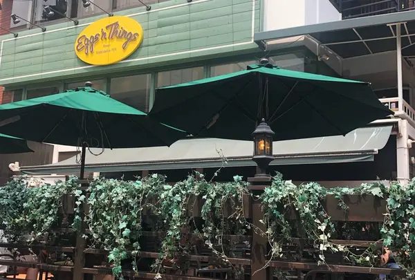 Eggs 'n Things 原宿店
