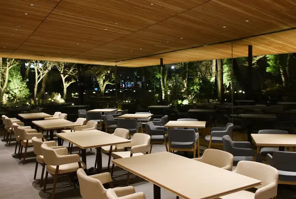 レストランデュパルク