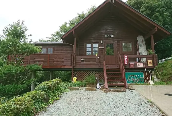 カフェ イーズ