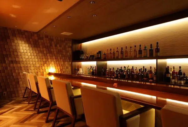 Saloon Bar 琥珀