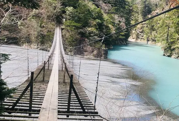 寸又峡