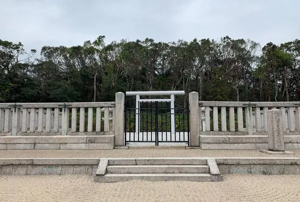 継体天皇 三嶋藍野陵（太田茶臼山古墳）