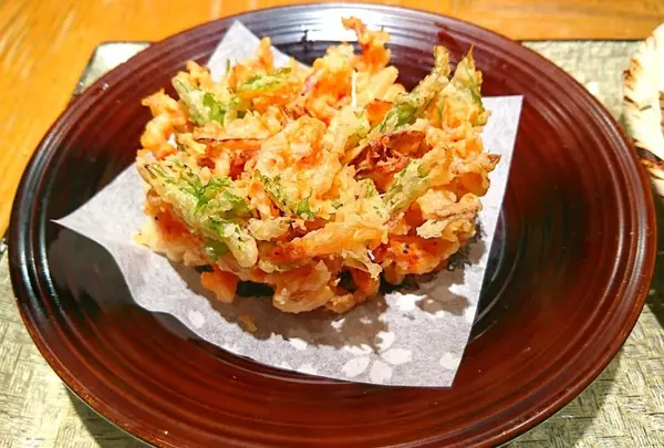 八兆屋 金沢駅前店