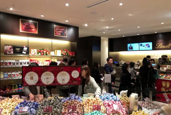 リンツ ショコラ カフェ ビナガーデンズ海老名店