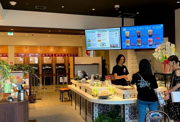 アースカフェ Urth Caffe 星ヶ丘店