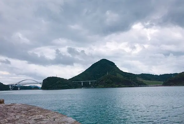 三角西港