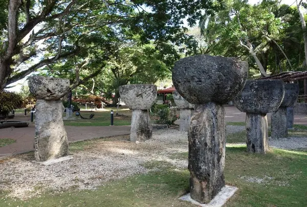 Sen. Angel Santos Memorial Park（ラッテストーン公園）