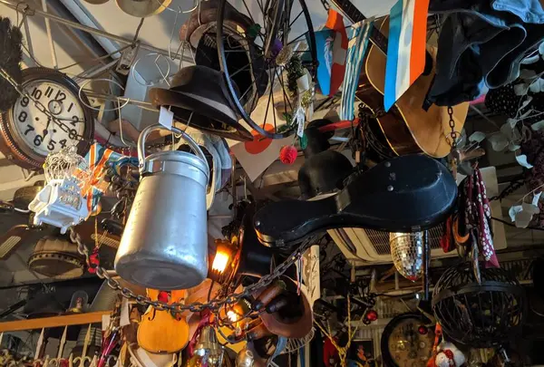 カレー屋『 平日昼だけ』