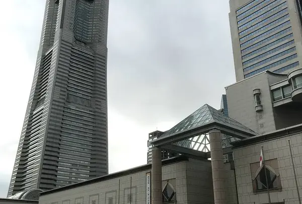 横浜美術館