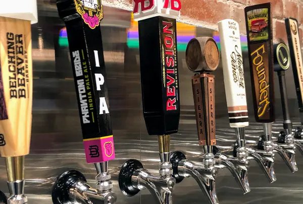 REVO BREWING レボ ブルーイング