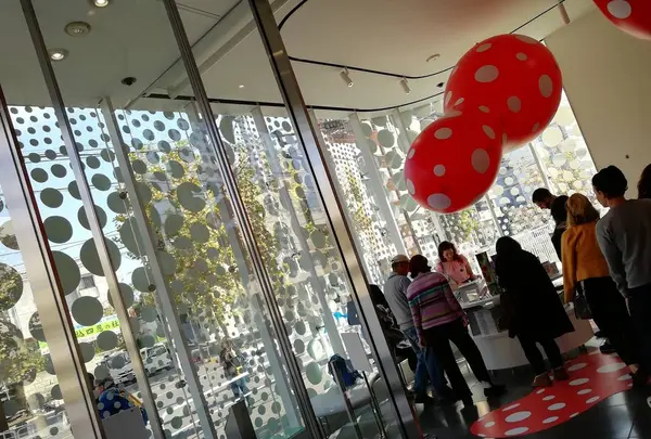 草間彌生美術館