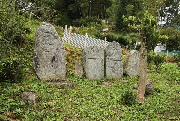 高円山 石位寺