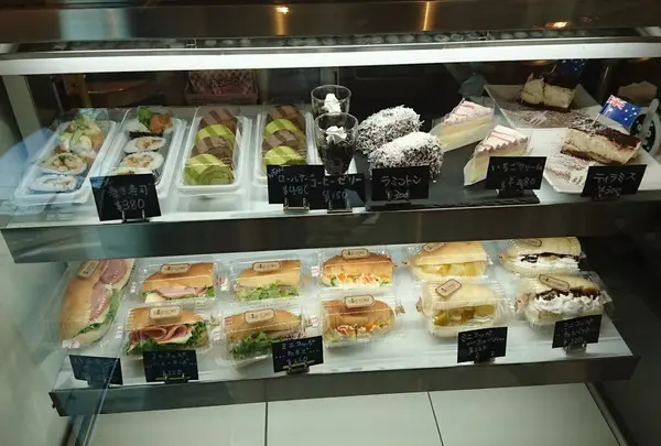 GOLD COAST Cafe + Dining