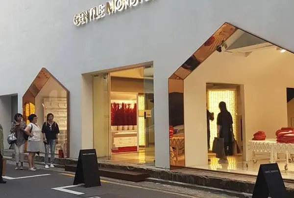 GENTLE MONSTER SINSA FLAGSHIP STORE