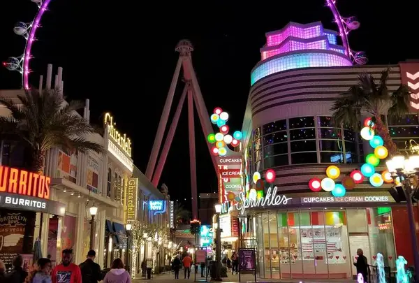 The LINQ Promenade（リンク・プロムナード）