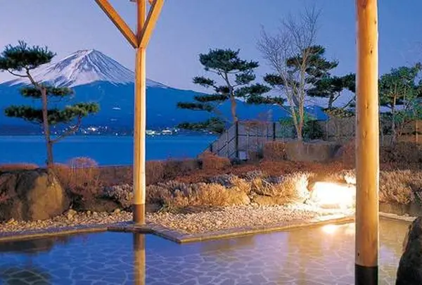 秀峰閣 湖月