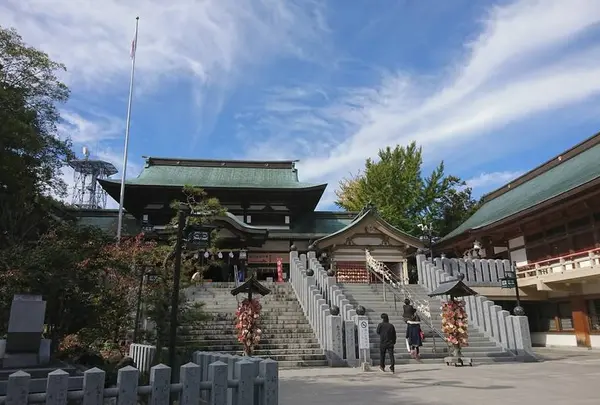 伊豫豆比古命神社 椿祷殿