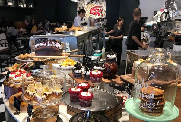 FRANZE & EVANS LONDON 表参道店 （フランツアンドエヴァンスロンドン）