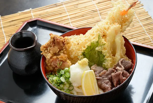 讃岐うどんの七宝亭