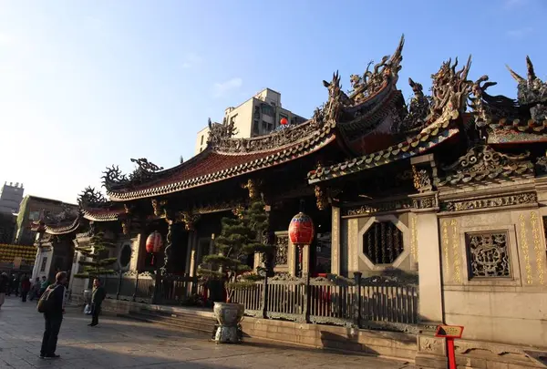 龍山寺(Longshan Temple)