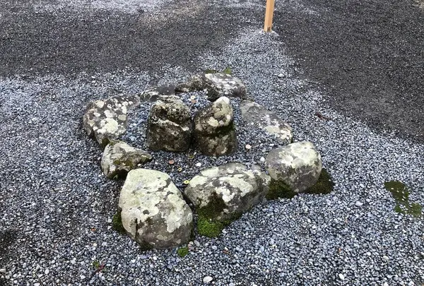 三ツ石