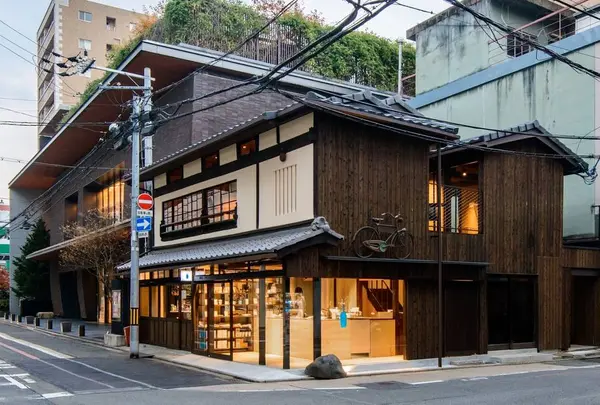 ブルーボトルコーヒー 京都六角カフェ