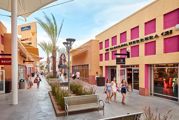 Las Vegas North Premium Outlets（ラスベガス・ノース・プレミアム・アウトレット）
