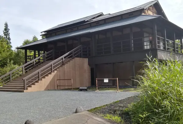 光の館