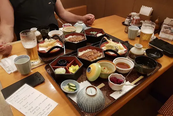 彦 本店