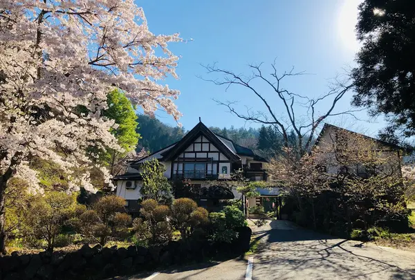 湯舟沢(ゆぶねさわ)温泉旅館