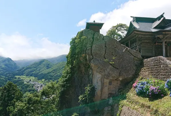 宝珠山 立石寺（山寺）