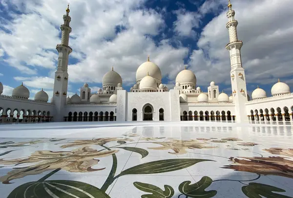 Sheikh Zayed Grand Mosque Center