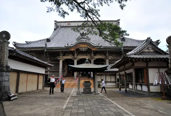 誕生寺