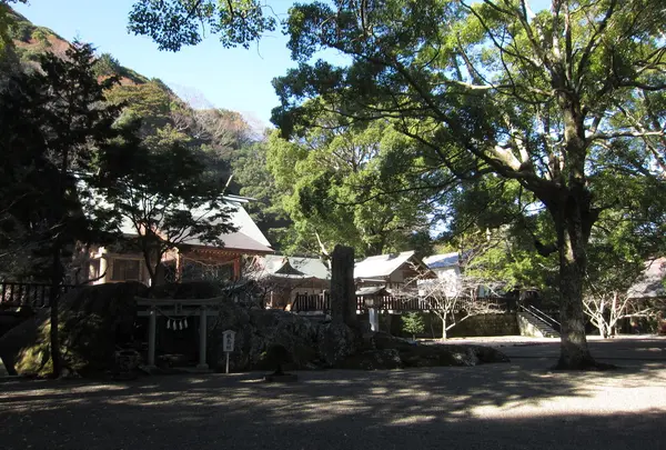 安房神社