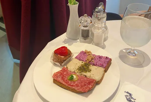 Zum Schwarzen Kameel