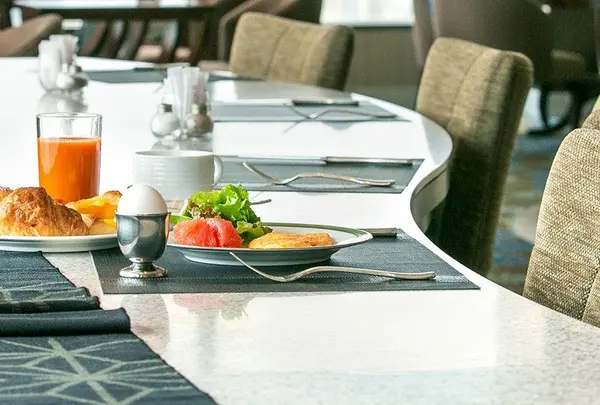 ロイヤルパークホテル