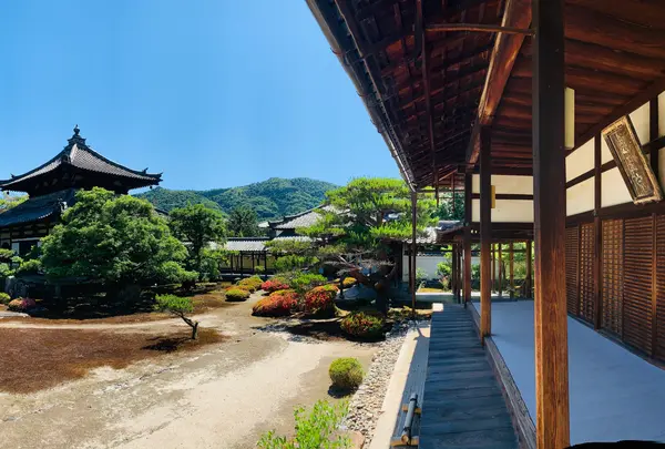 鹿王院