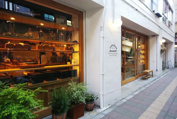 ジュウニブンベーカリー 三軒茶屋本店