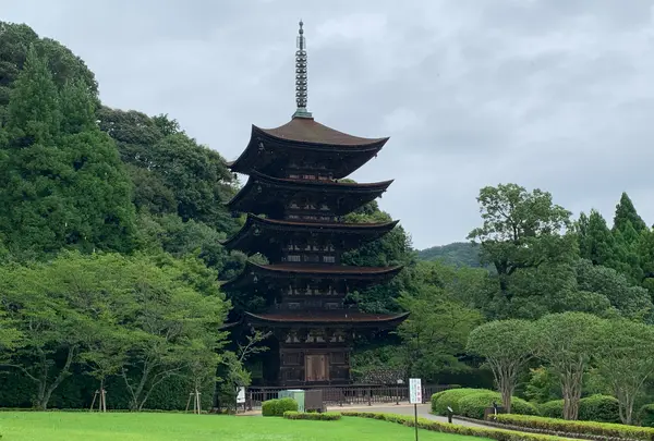 瑠璃光寺五重塔