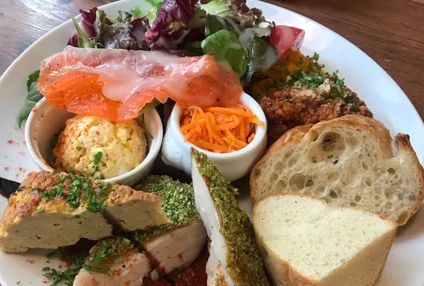 Bistrot glouton ビストログルトン