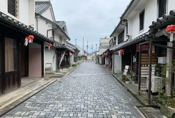 白壁の町並み