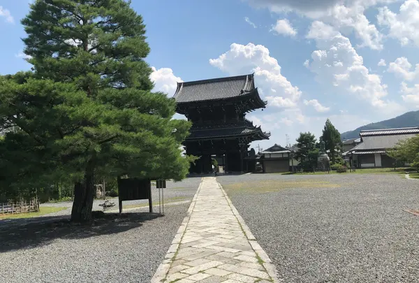 「源氏物語」の嵯峨の御堂
清涼寺 竹仙