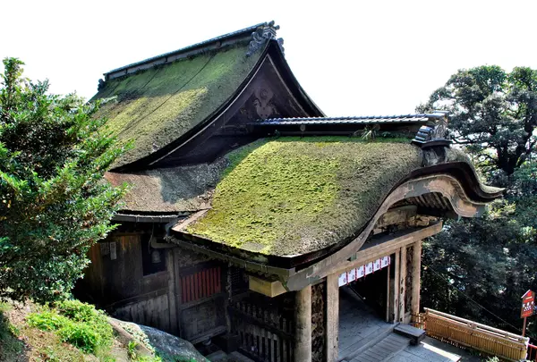 宝厳寺唐門（国宝）