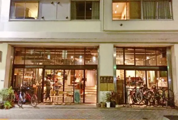 Nui. HOSTEL & BAR LOUNGE