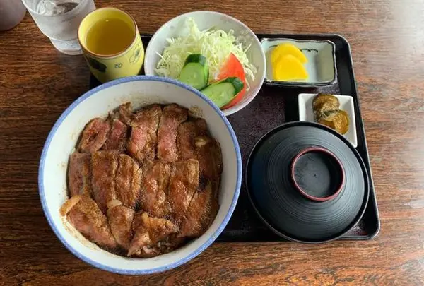 お食事処 ながどて
