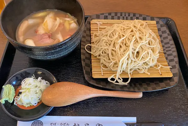 ならや
