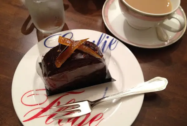 エミリーフローゲ 本店