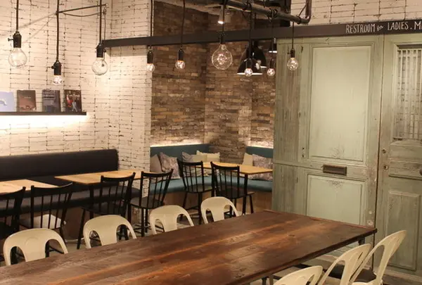 カフェ＆ブックス ビブリオテーク 東京・自由が丘 （café & books bibliotheque）