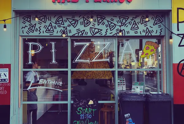 MAD PERROS PIZZA